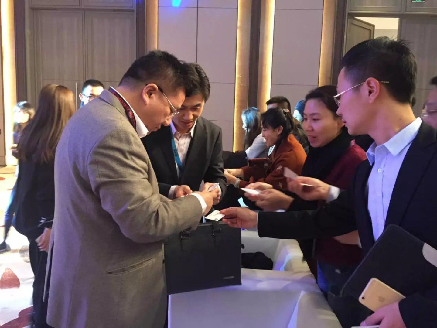 亿德体育app入口